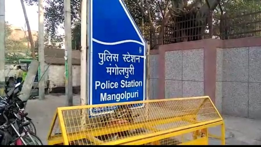 Mangol puri jewellers showroom theft