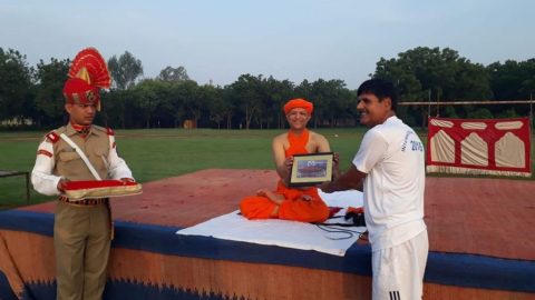 योग दर्शन परमार्थिक ट्रस्ट के बैनर तले छावला स्थित सीमा सुरक्षा बल के द्रोणाचार्य स्टेडियम में इन दिनों पांच दिवसीय फिटनेस थ्रू योग शिविर आयोजित किया गया