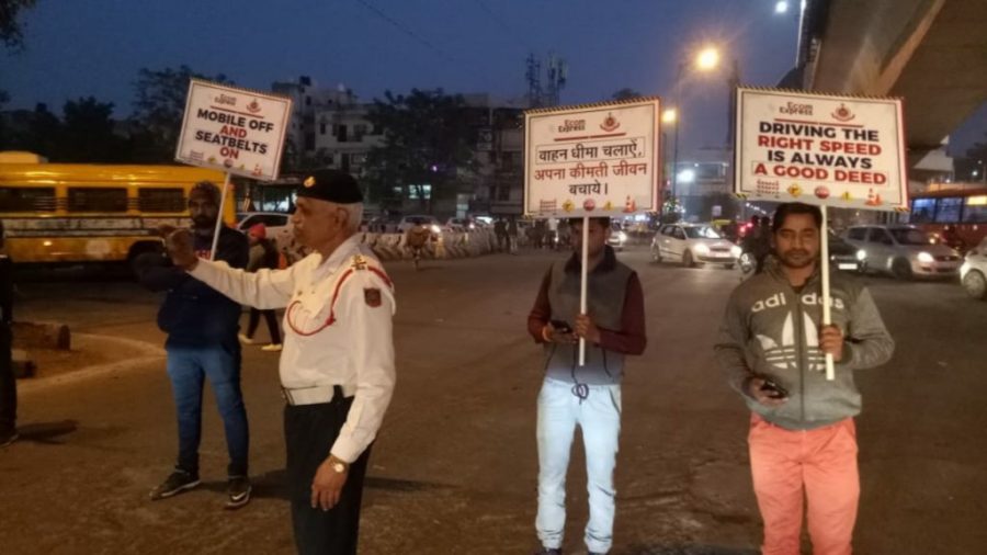 Ecom Express Logistic Company members with trafic police