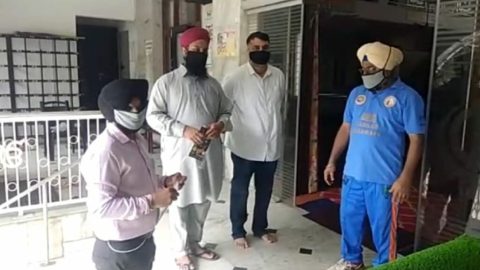 पगड़ी पहनने वाले सिखों के लिए आया नए तरह का मास्क।