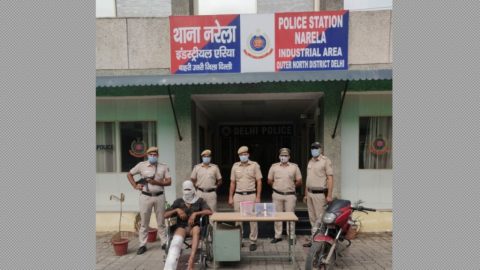 बाहरी उत्तरी दिल्ली के नरेला इंडस्ट्रियल एरिया थाना पुलिस ने एनकाउंटर के बाद इनामी बदमाश को गिरफ्तार किया।