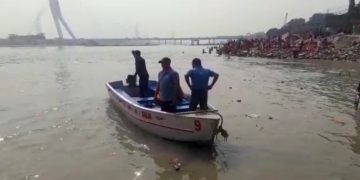 कल मंगलवार को यमुना में डूबे लड़के का शव अभी तक बरामद नहीं