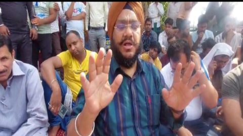 आजादपुर फल मंडी में प्रोटेस्ट